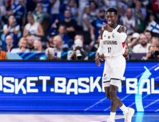 88-83！德(dé)国夺冠(guān)！施罗德(dé)摘得欧锦赛MVP！奇兵拿下总決(jué)赛MVP！