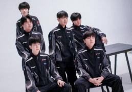 【一竞技1JingJi】LOL：LPL首支至臻全华班诞生 AL新(xīn)教练打脸Tabe