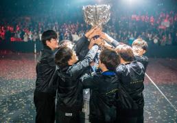 LOL主播集体遭遇(yù)瓶颈期(qī)！UZI感叹直播没人看：要(yào)是卢本伟還(hái)在就好了