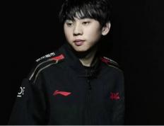 LOL：阿乐直播诉苦收入低 退役选手生活天差地别！