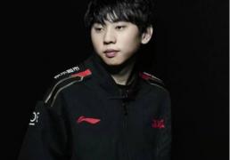 LOL：阿乐直播诉苦收入低 退役选手生活天差地别！