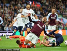 劳尔-希门尼斯的英超首秀：历史时刻与战术解读