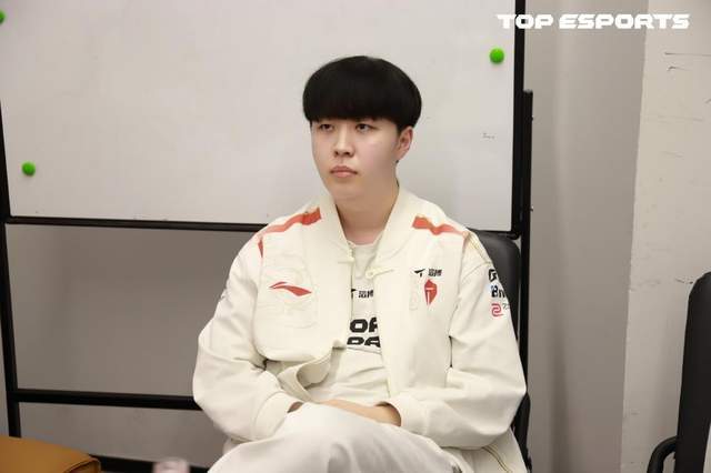 LPL登峰组激战正酣，iG迎战TES忍界大战再启，阿水直麪(miàn)昔日队友！