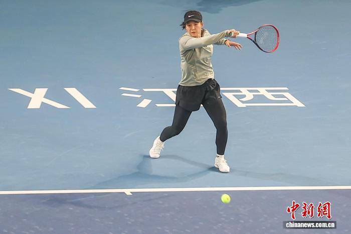 江(jiāng)西（九江(jiāng)）网球公开赛：中国選(xuǎn)手郑妩双迎职业生涯巡回赛正赛首胜