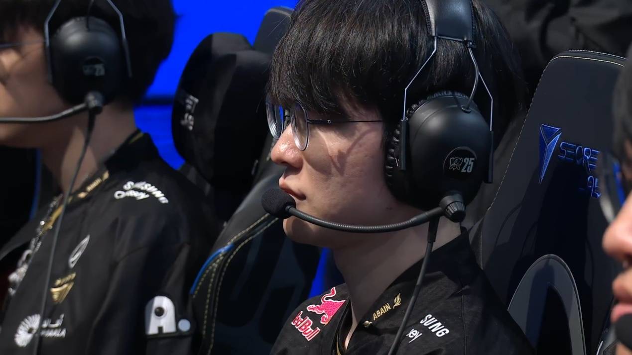 S15假赛风波爆发!韩国外援遭炮轰:故(gù)意输Faker,开始精忠报国了