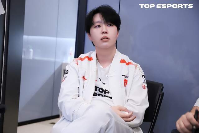 第三賽(sài)段总決(jué)賽(sài):TES与BLG的终局之战,银龍(lóng)杯与一号种子(zi)的归属!