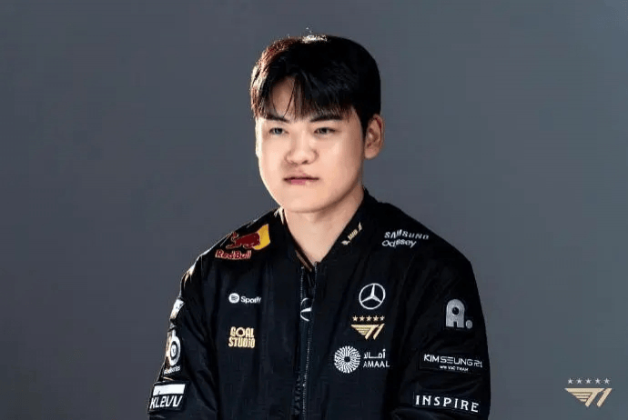 炸裂!小呂(lǚ)布离开T1,或加盟Hle联手宙斯组银河战舰