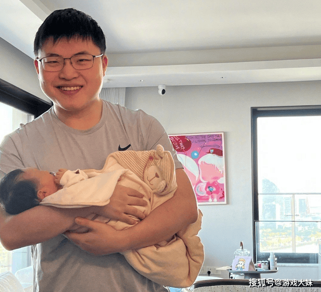 知(zhī)名主播爆料Uzi会复出，家庭每月花销20万，必须复出賺(zhuàn)钱